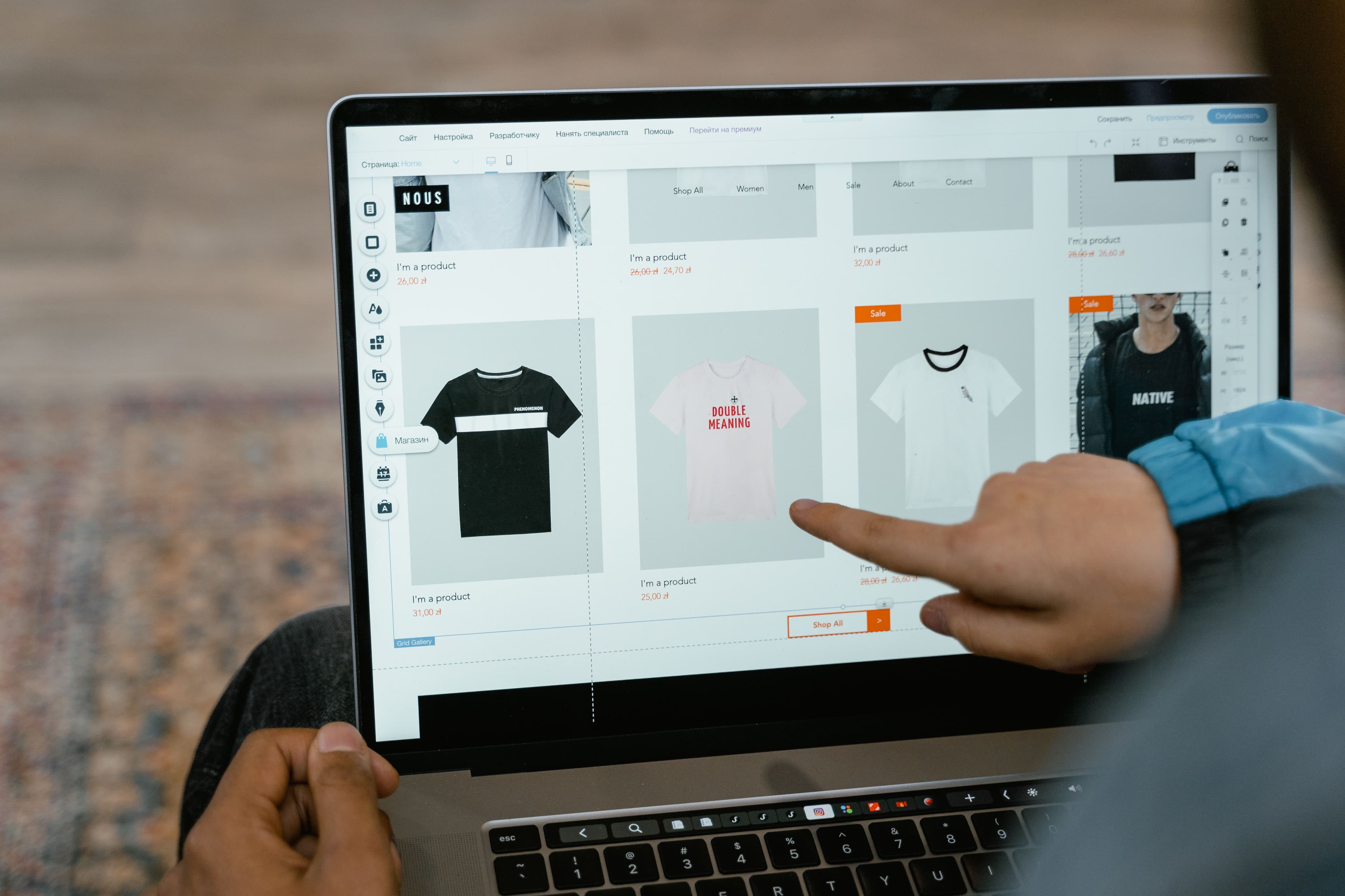 Bearbeitung eines Mode-Onlineshops im Wix Shop-Editor